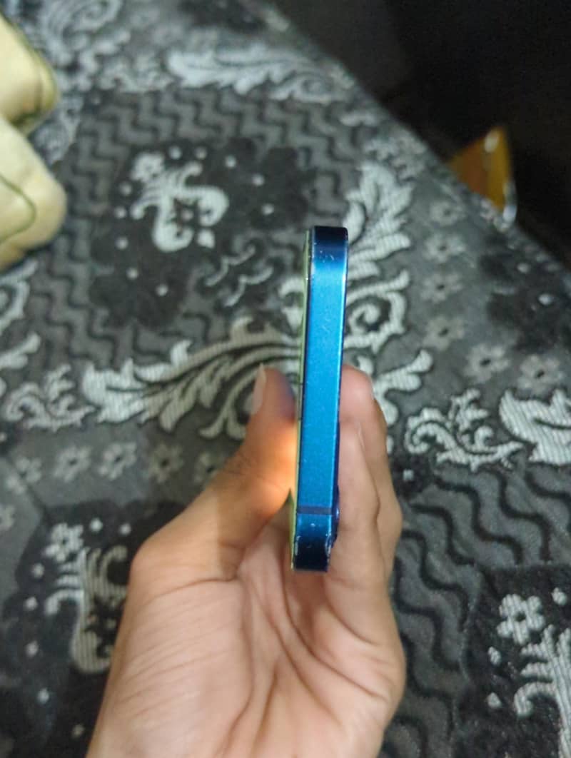 Apple iPhone 12 5