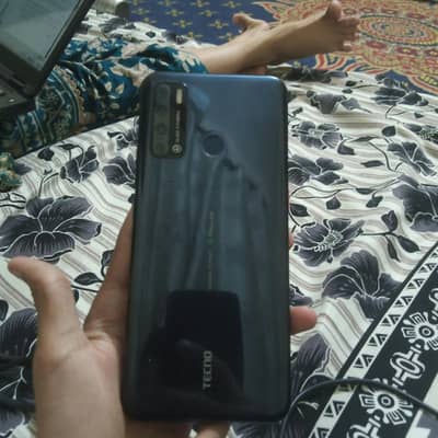Tecno Pouvoir 4