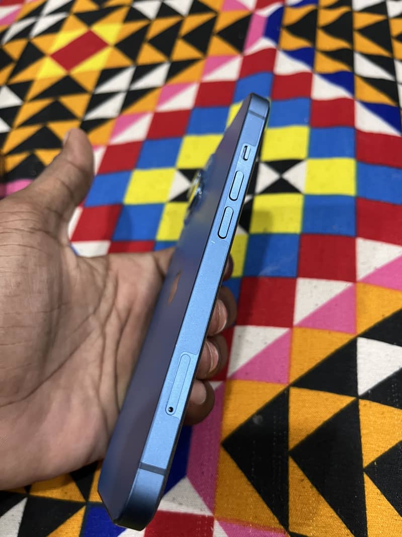 Apple iPhone 13 1