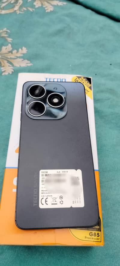 Tecno spark 20 (8/256)