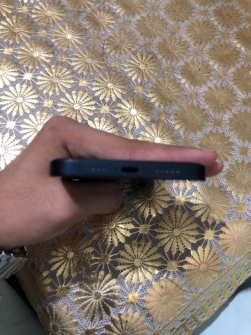 Apple iPhone 12 2
