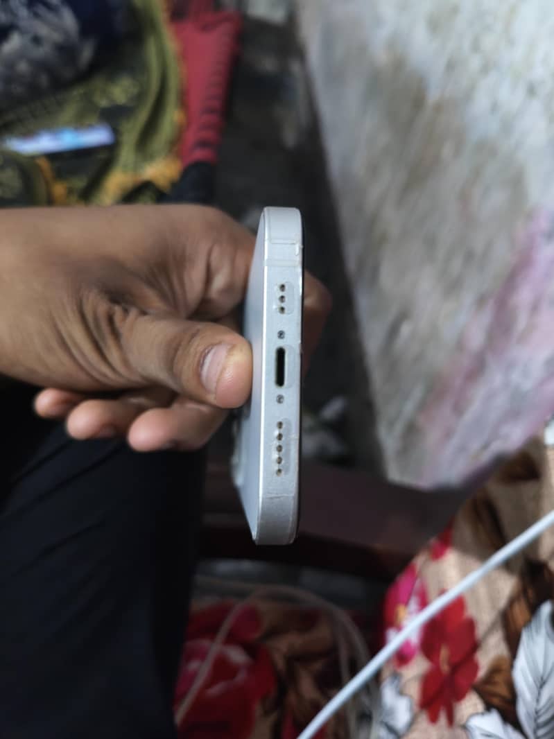 Apple iPhone 14 5