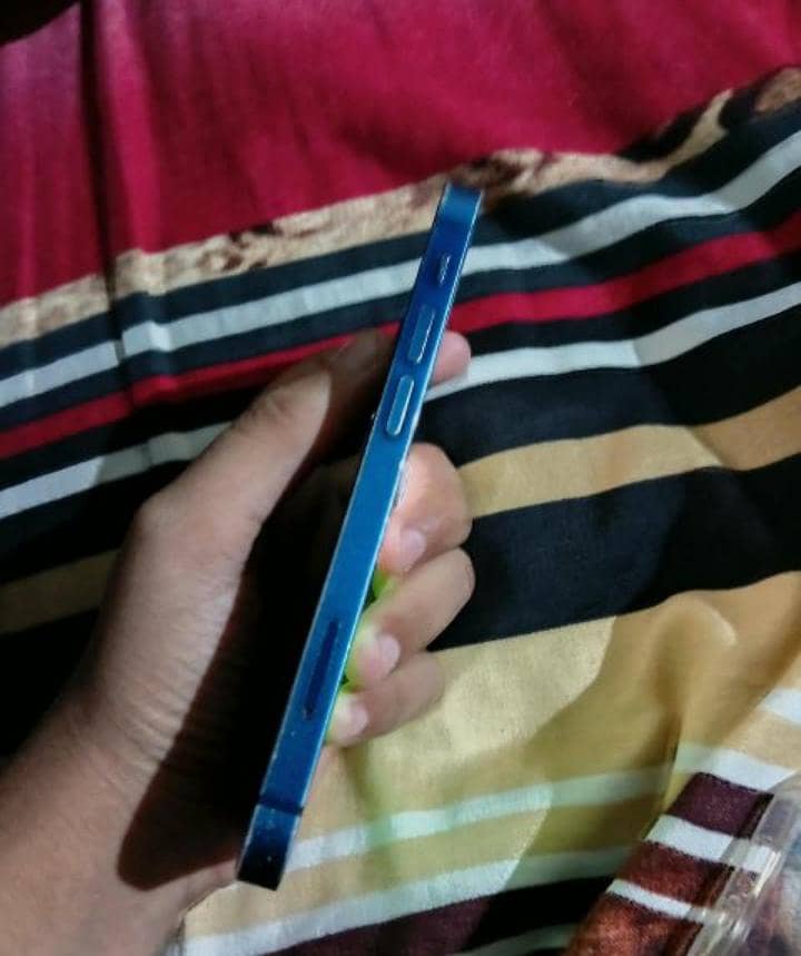 Apple iPhone 12 mini 3