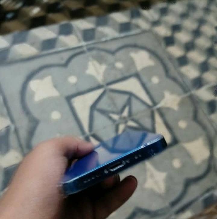 Apple iPhone 12 mini 4