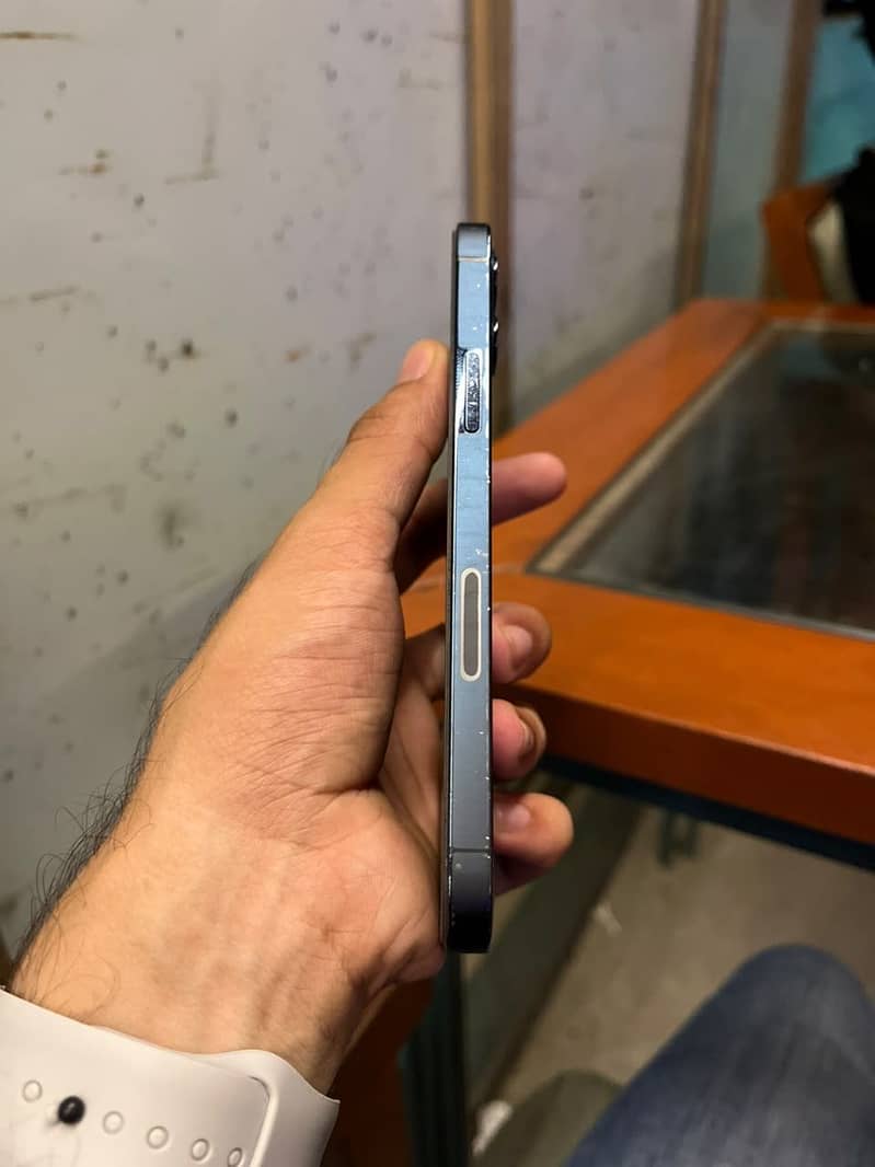 Apple iPhone 12 Pro 2