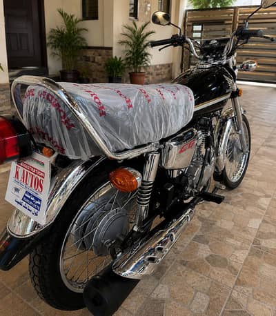 Honda CG 125 S Special Edition Self 5 Gear Top of the Line Zero Meter