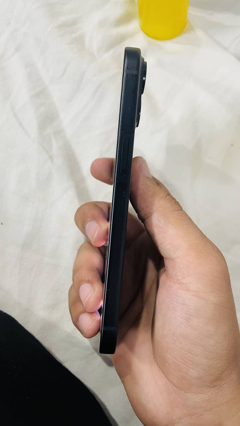 Apple iPhone 15 3
