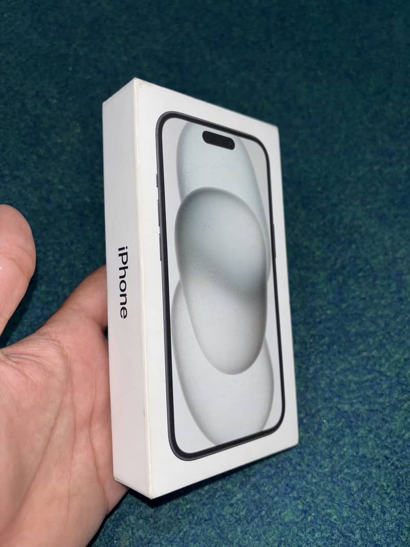 Apple iPhone 15 4