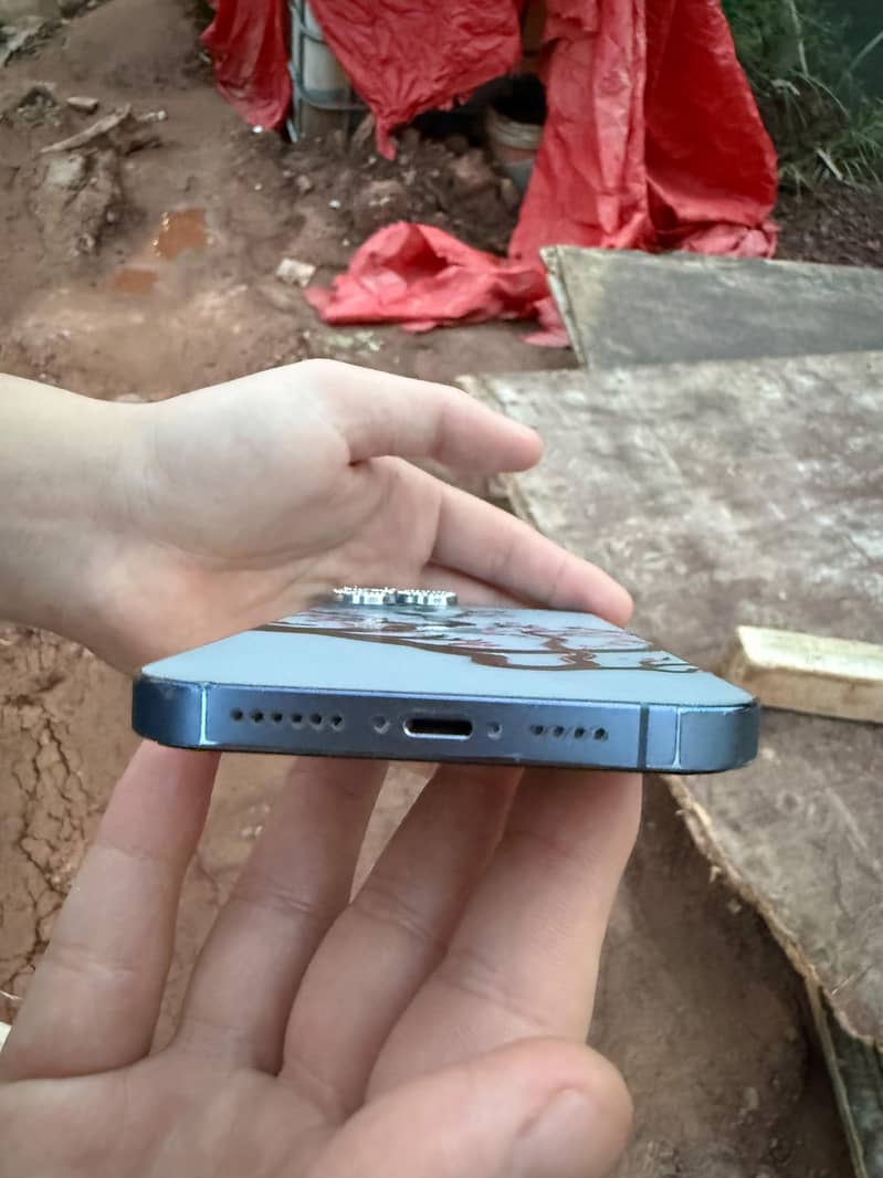 Apple iPhone 13 Pro Max 4