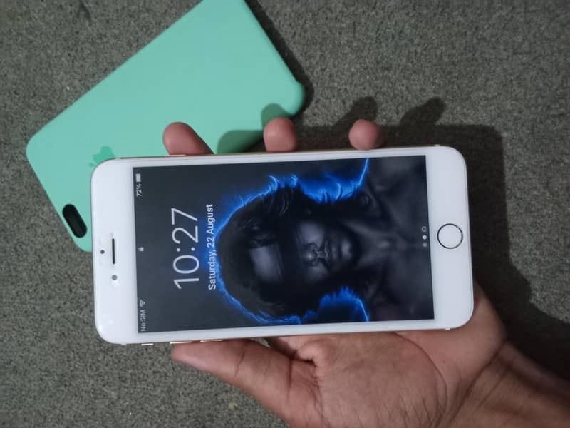 Apple iPhone 6 Plus 1