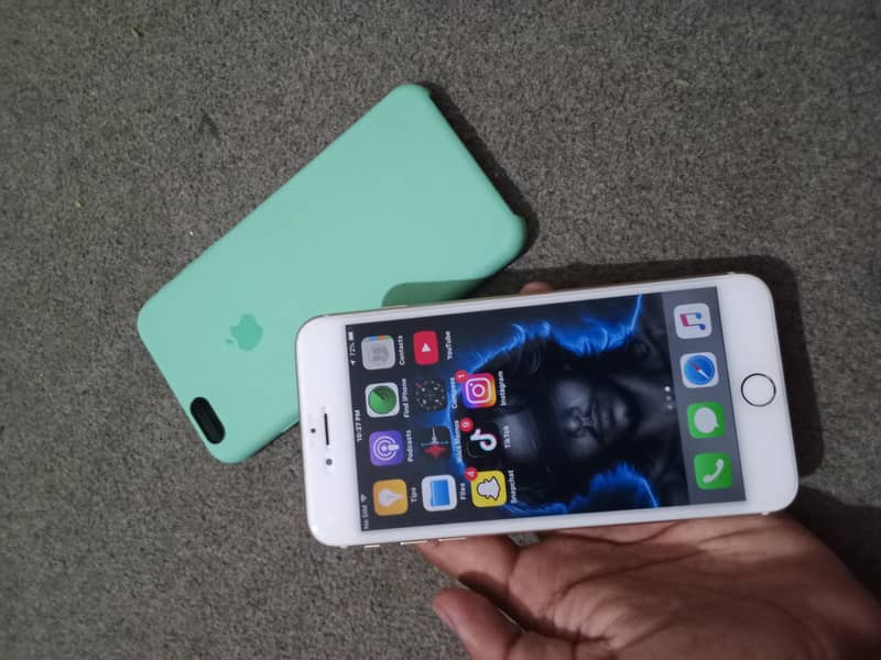 Apple iPhone 6 Plus 2