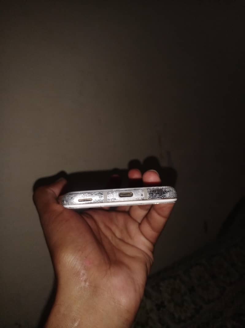 Sharp Aquos R2 pta 2