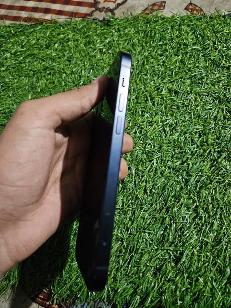 Apple iPhone 12 2