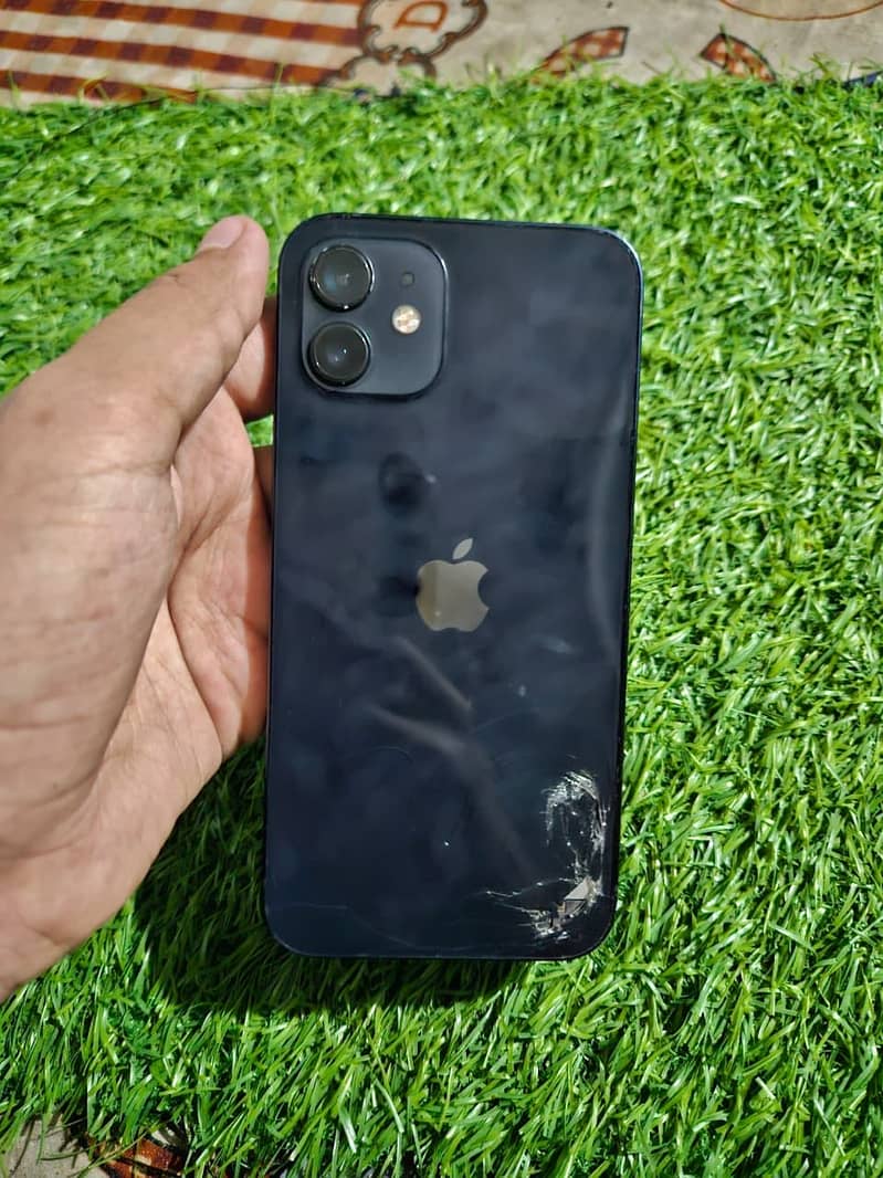 Apple iPhone 12 4