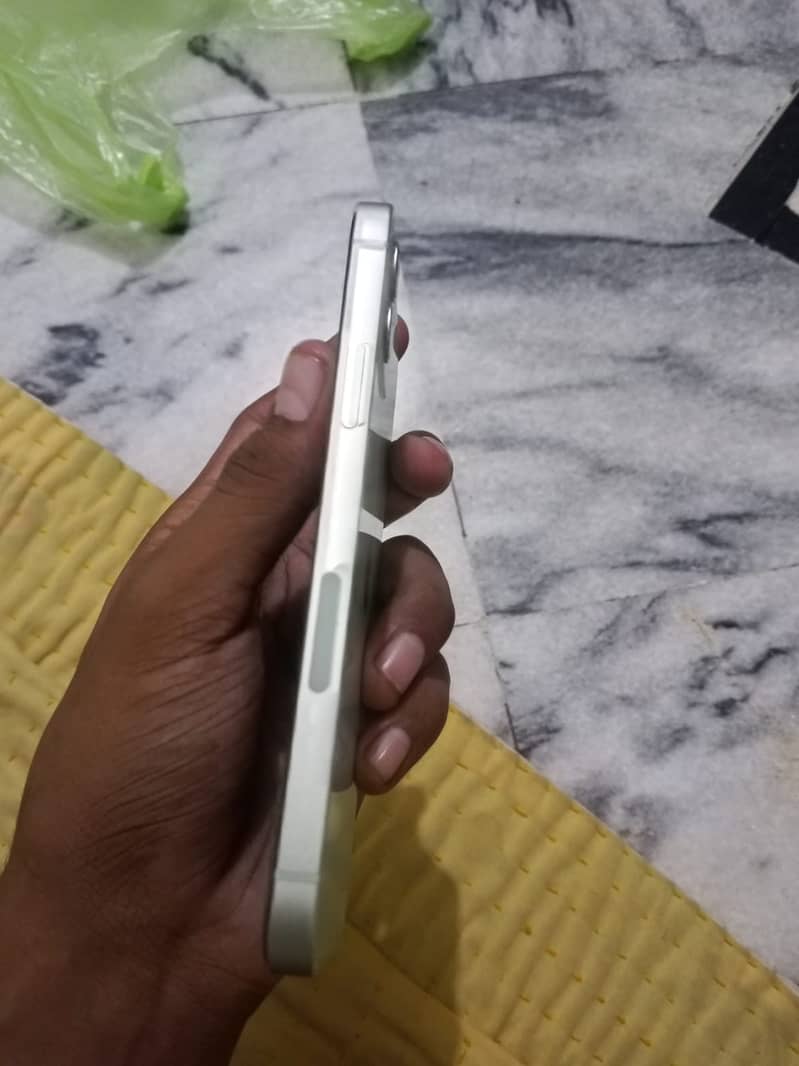 Apple iPhone 12 1