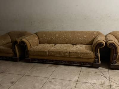 5 seater sofa set for sale in good condition