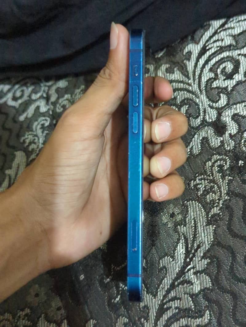 Apple iPhone 12 2