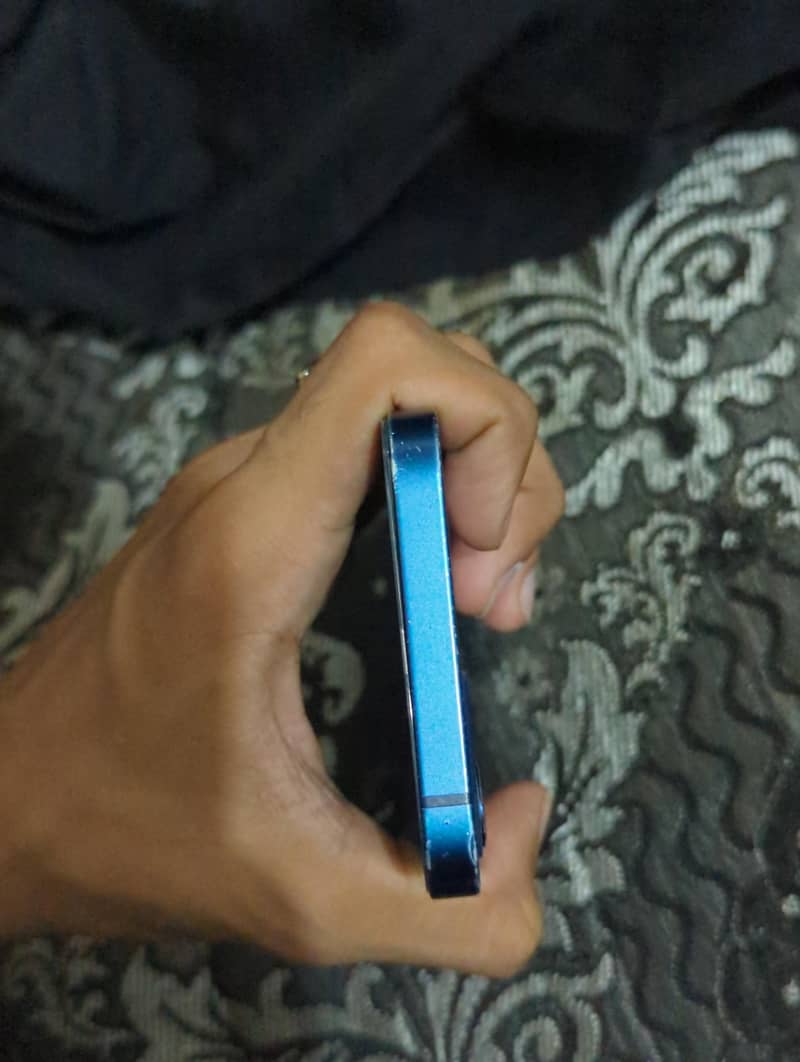 Apple iPhone 12 5