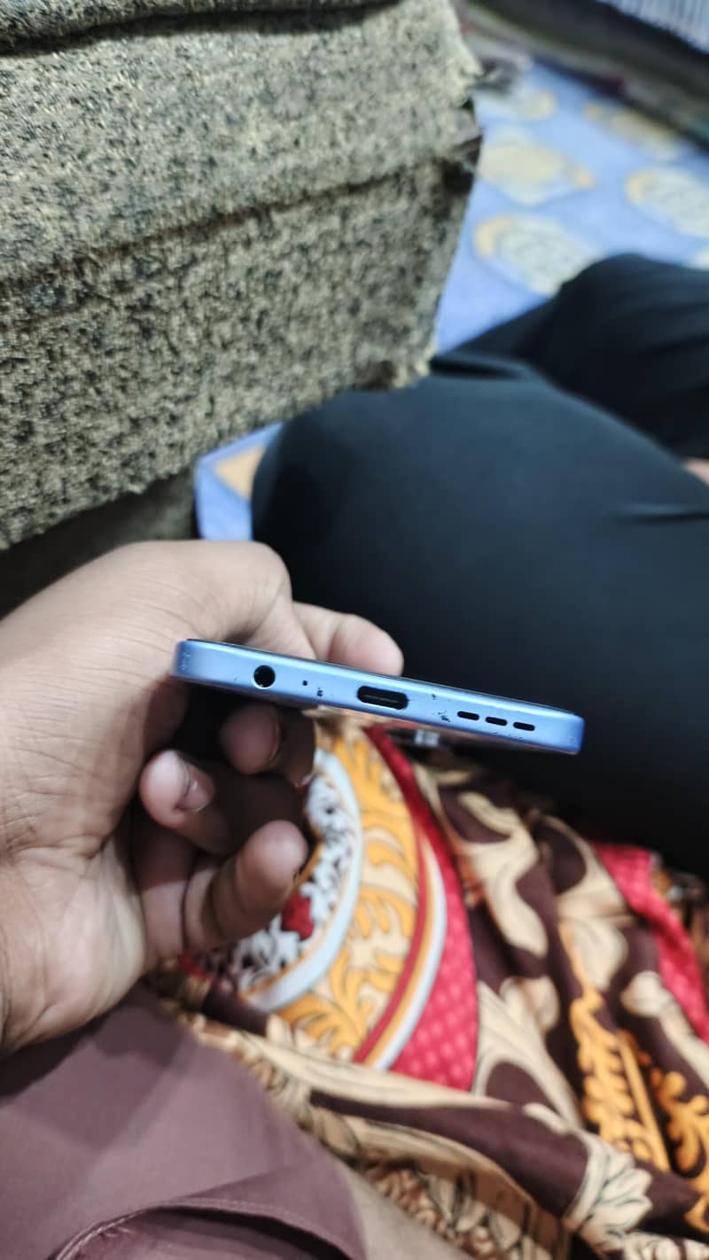 Tecno CAMON 40 Pro 1