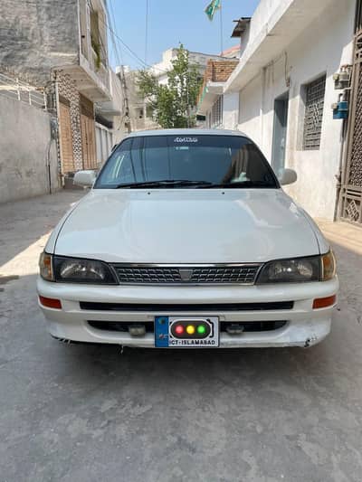 Toyota Corolla XE 2000