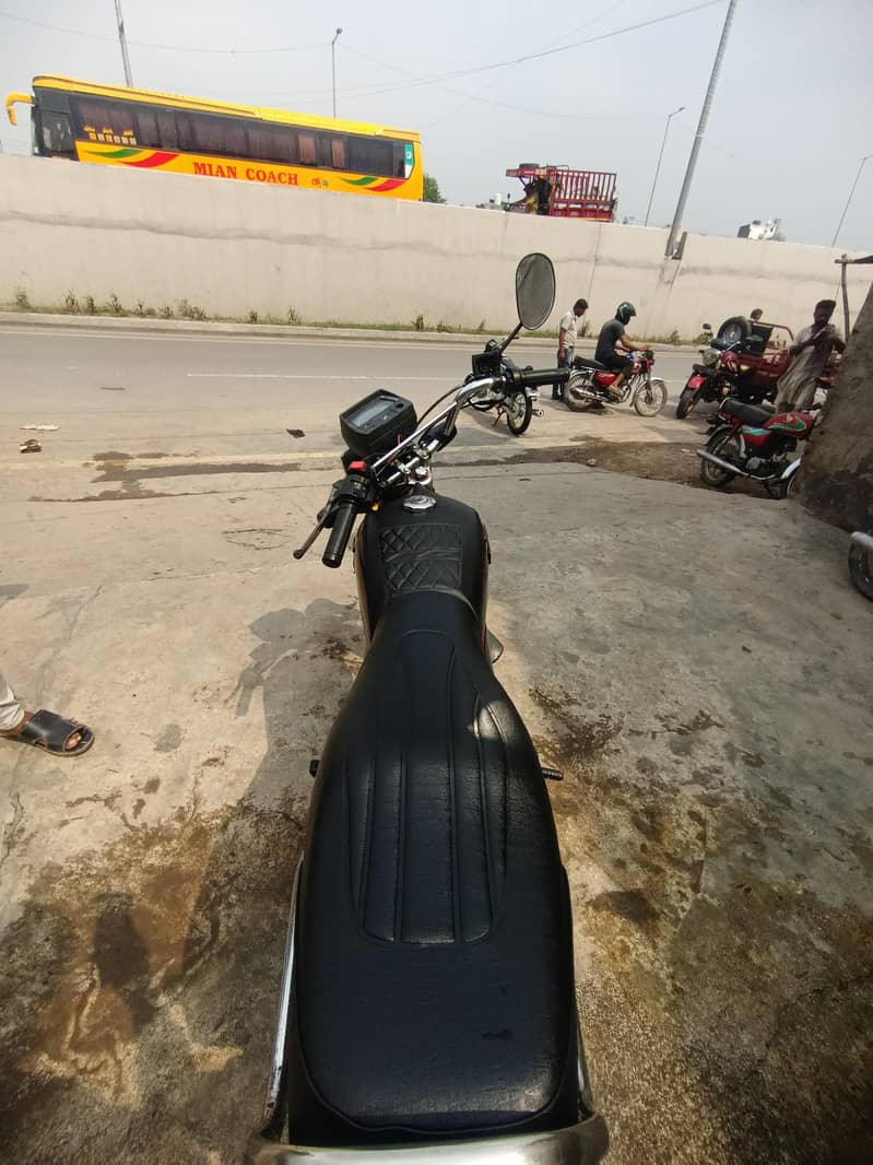 United 70cc 4