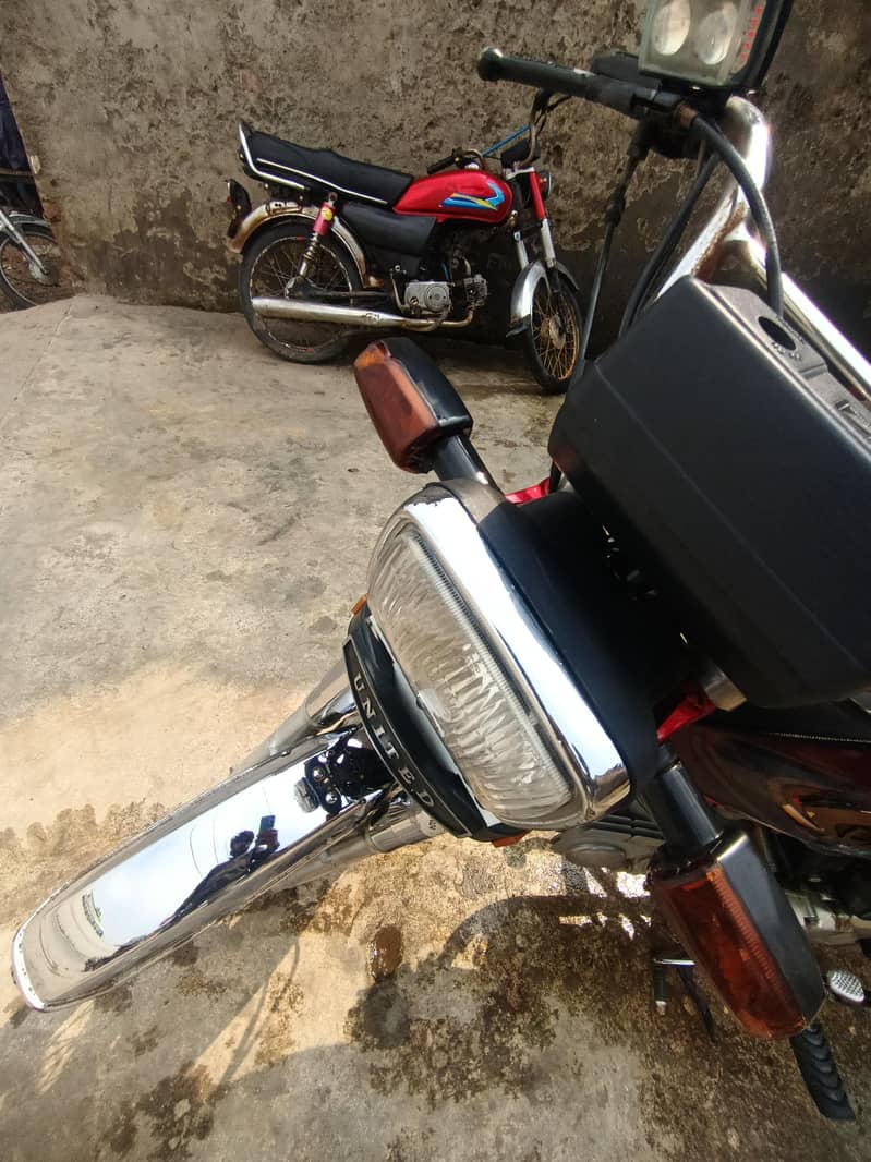 United 70cc 6