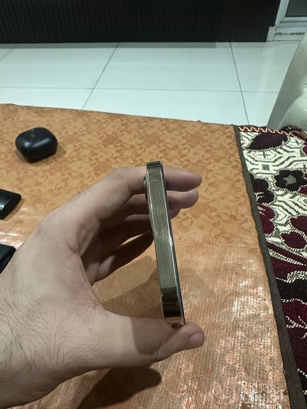 iPhone 12 Pro Max 5