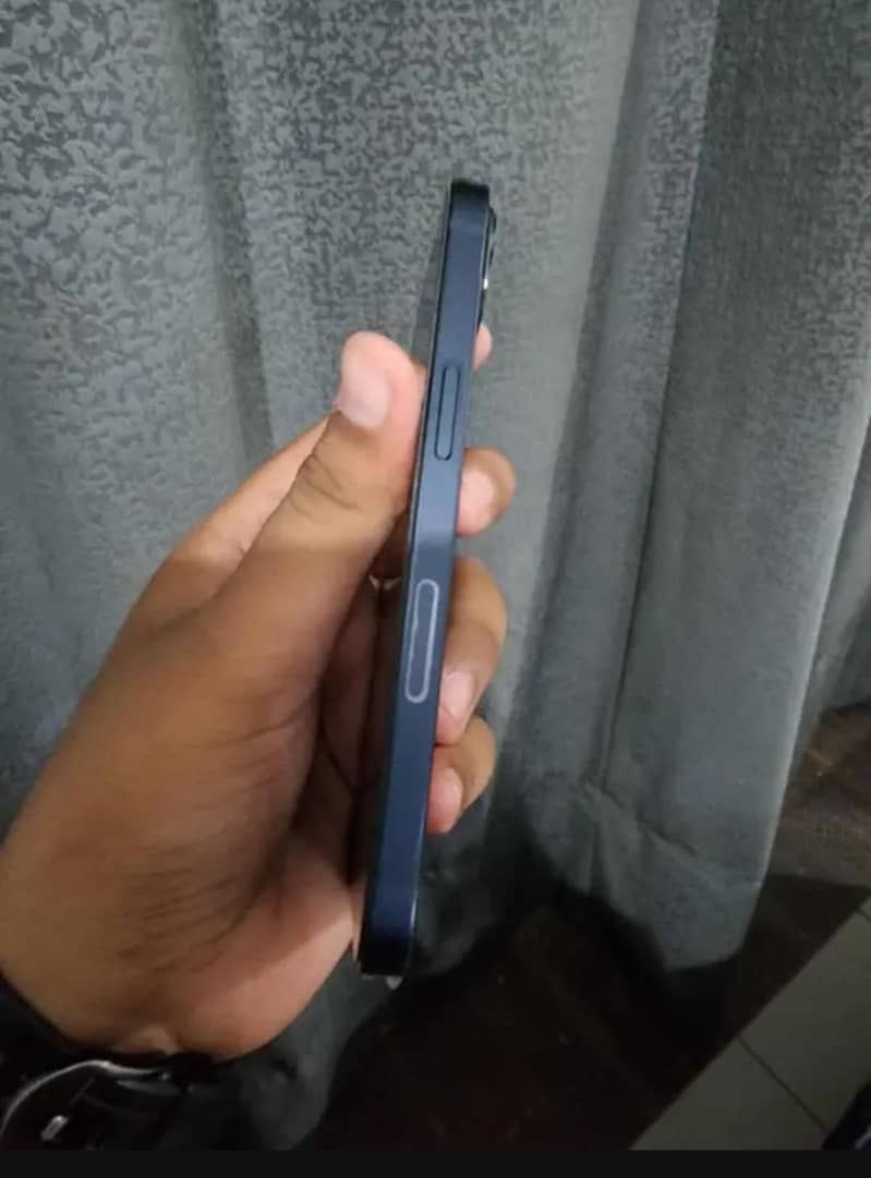 Apple iPhone 13 1