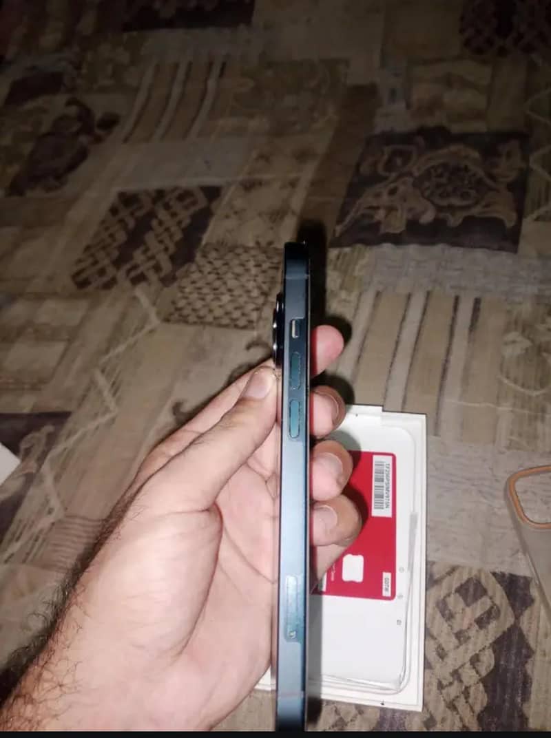 Apple iPhone 13 3