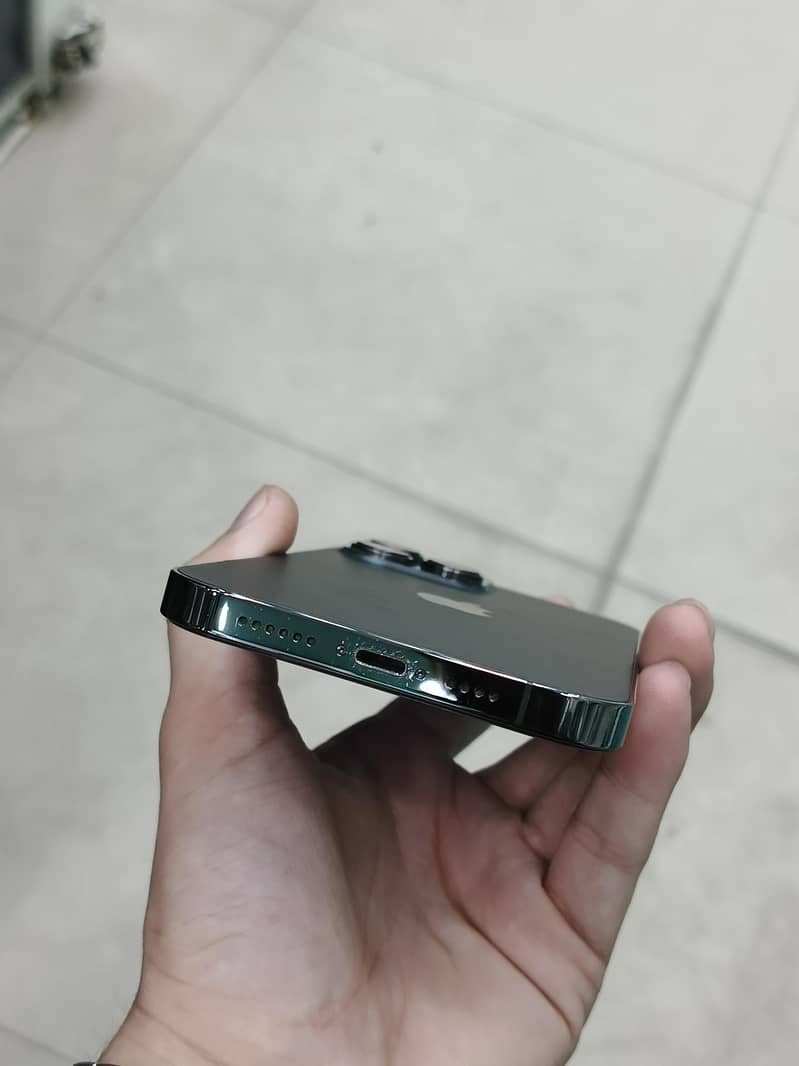 Apple iPhone 13 Pro Max 3