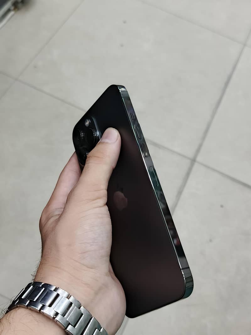 Apple iPhone 13 Pro Max 4