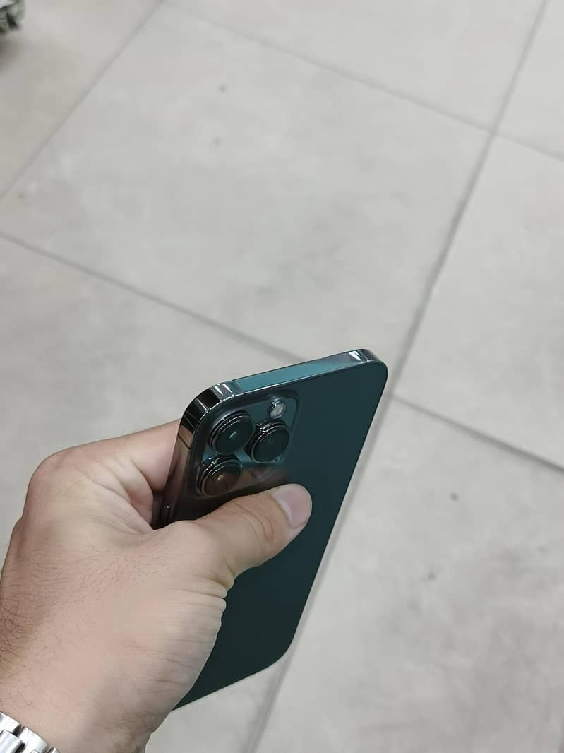 Apple iPhone 13 Pro Max 5