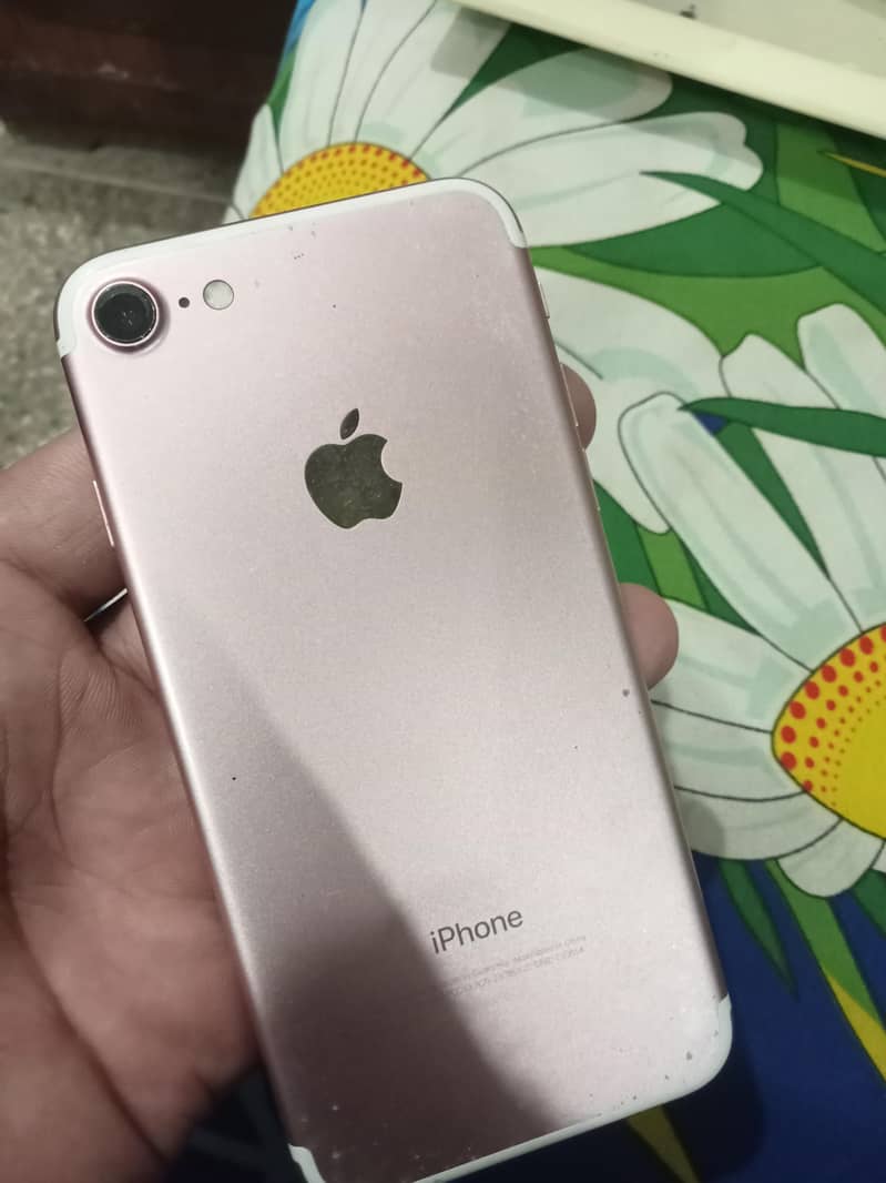 Apple iPhone 7 1