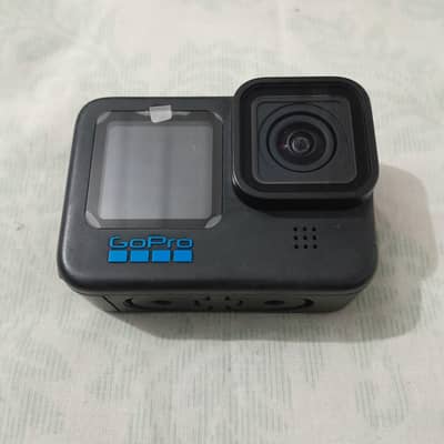 GoPro Hero 10 with complete kit - Slightly Used