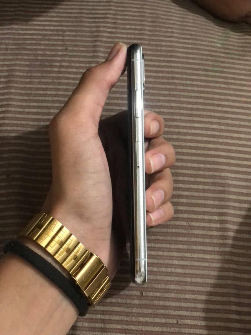 Apple iPhone X 5