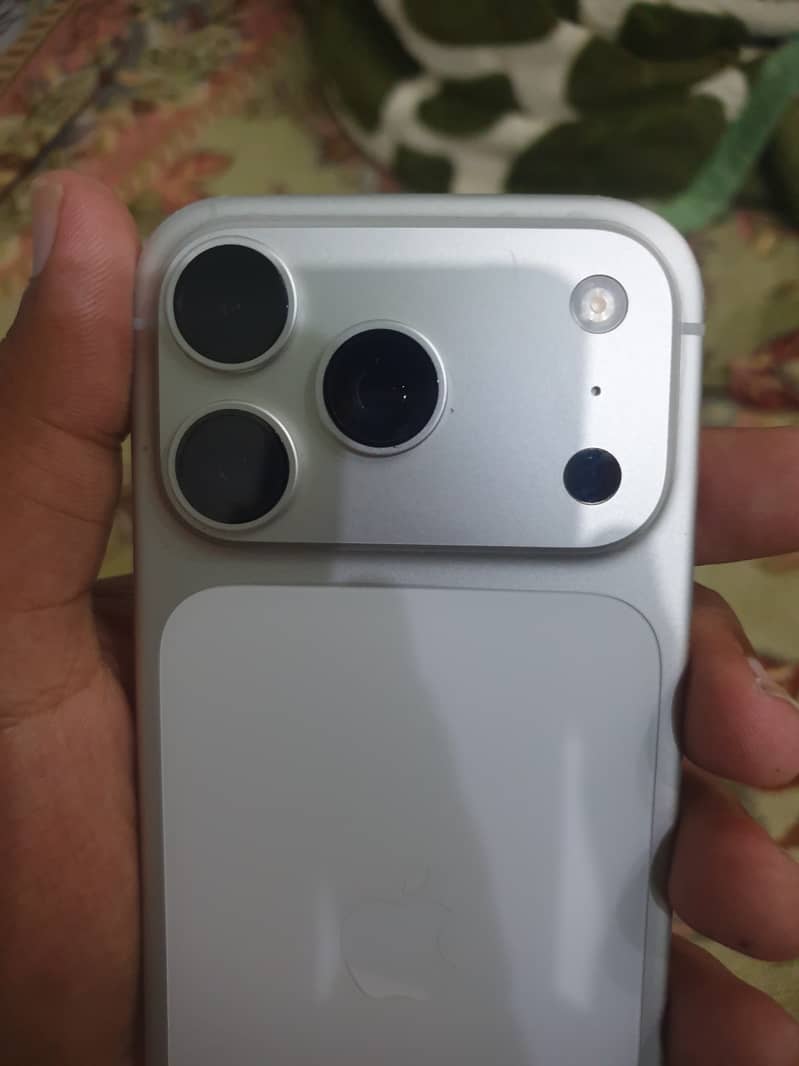 Apple iPhone 17 Pro 5
