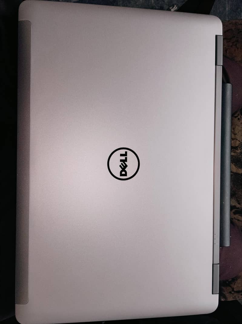 DELL M2800 0