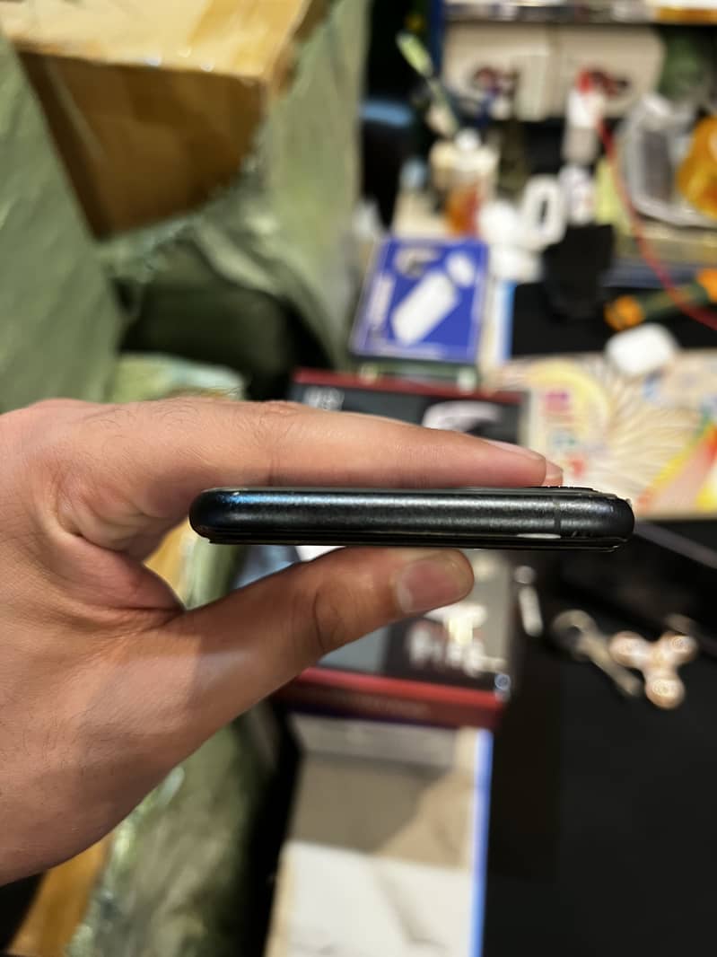 Apple iPhone 11 Pro 2