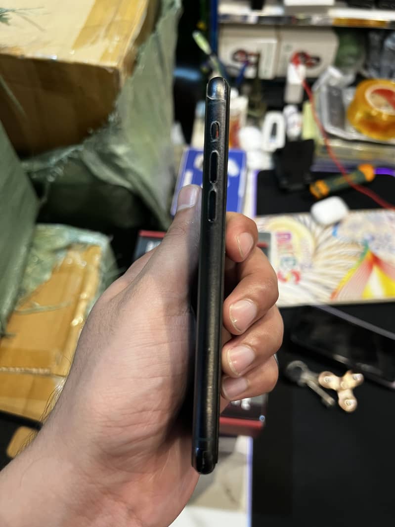 Apple iPhone 11 Pro 3
