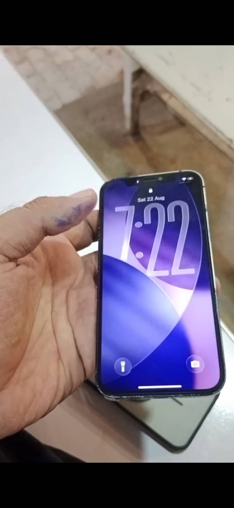 Apple iPhone 12 4