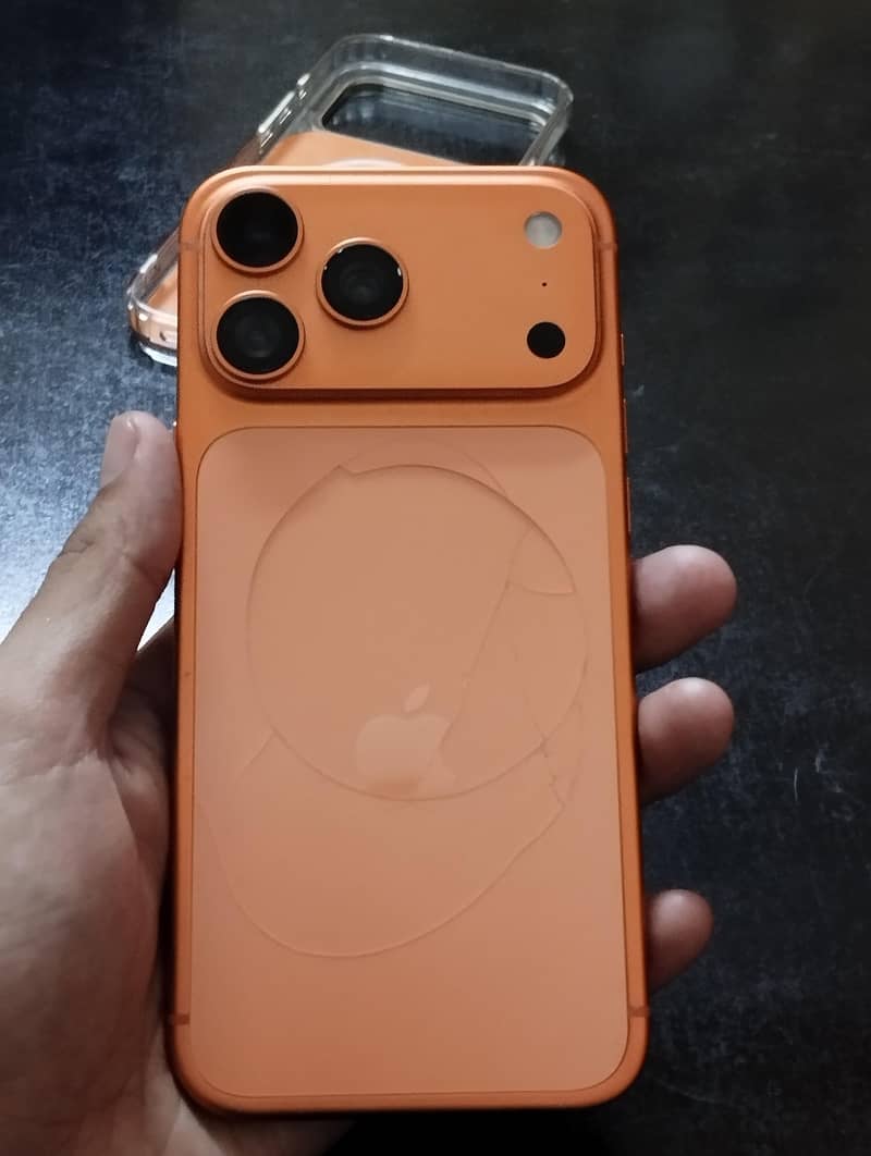 Apple iPhone 17 Pro Max 1