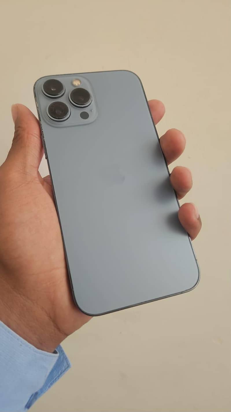 iPhone 13 Pro Max with box 0