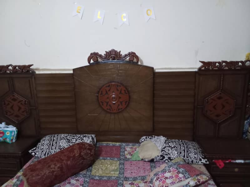 bed drasing side tables 3