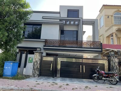 BRAND NEW HOUSE 10 MARLA AVAILABLE FOR SALE PHASE ONE BAHRIA ORCHARD LAHORE