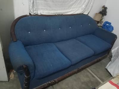3 2 1 sofa set condition 8/10