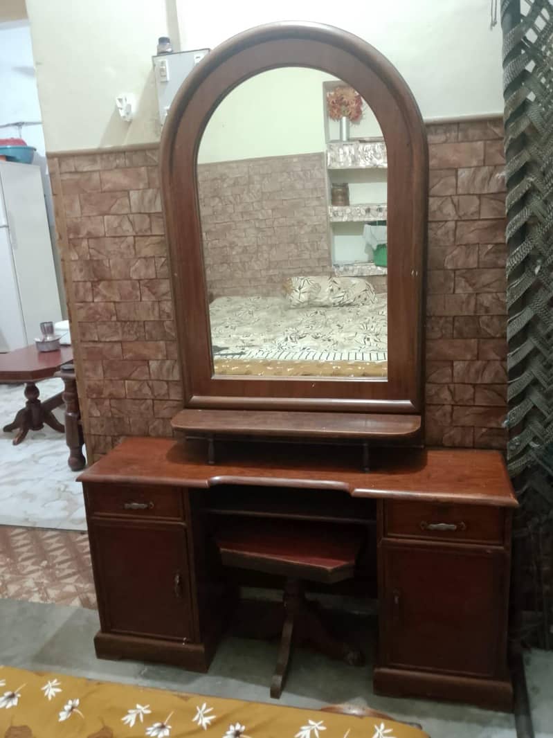 Dressing table and trolly 1