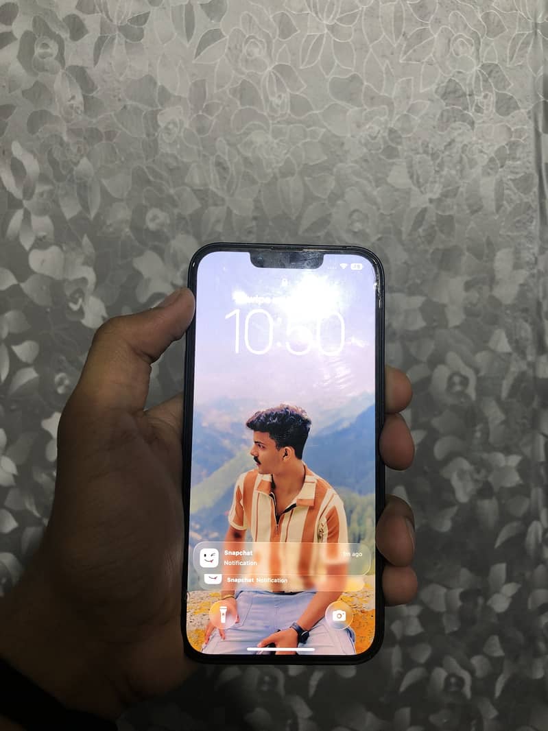 Apple iPhone 13 5