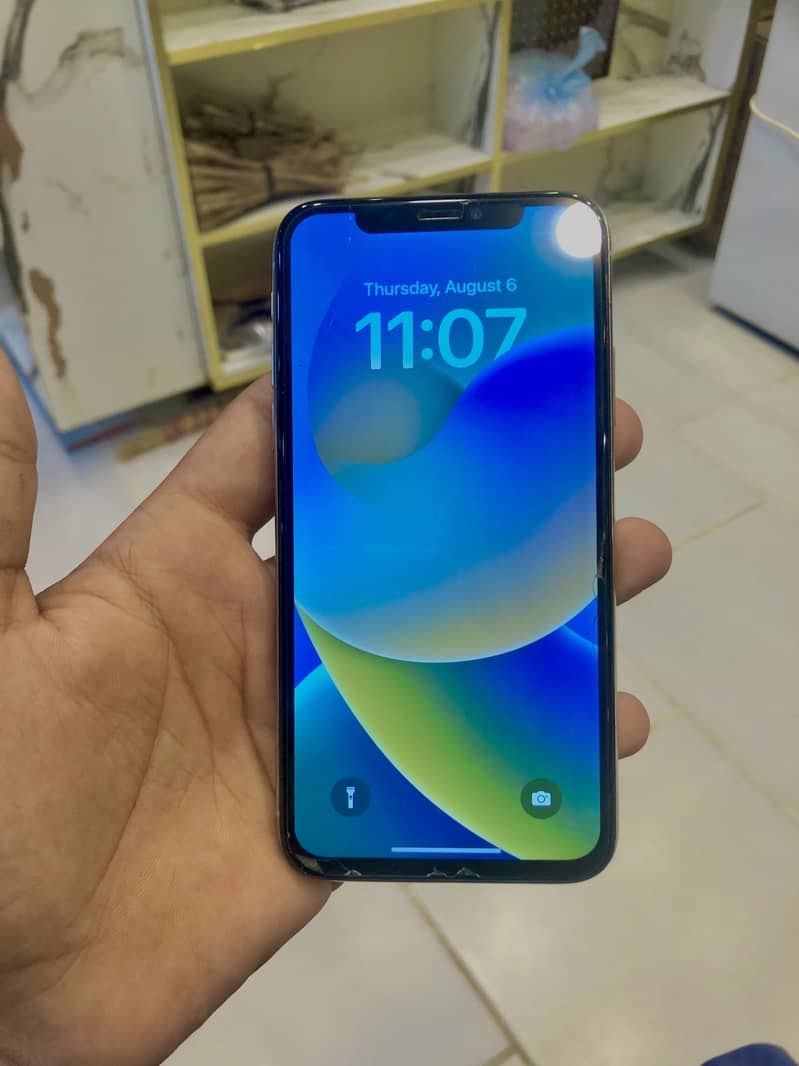 Apple iPhone X 3