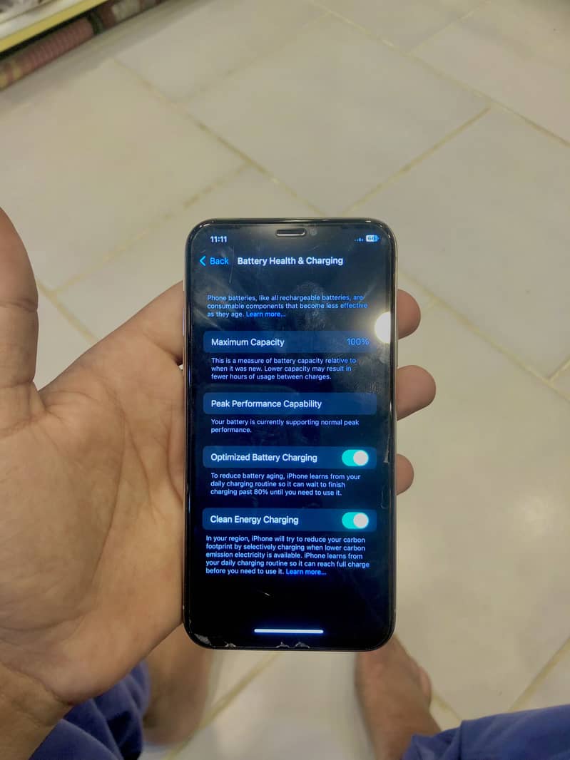Apple iPhone X 4