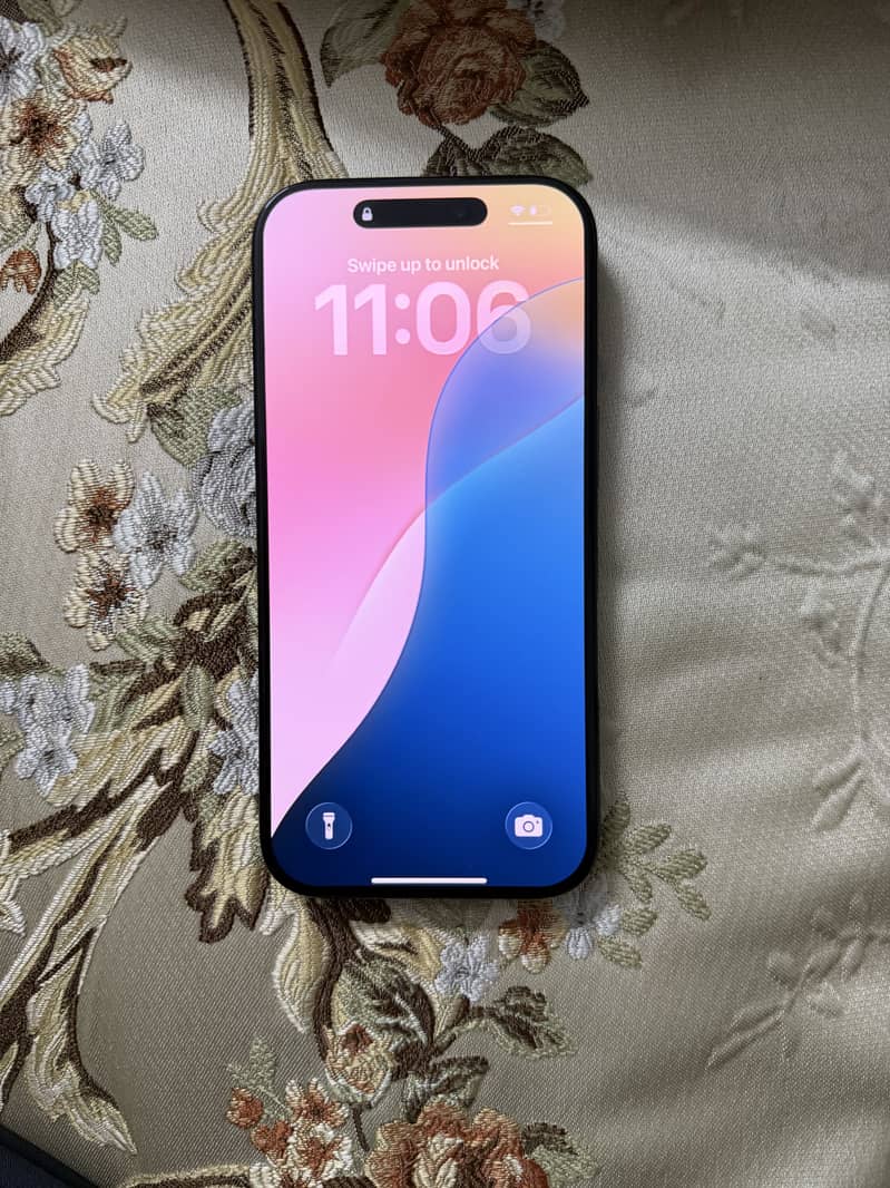 Apple iPhone 16 Pro 1